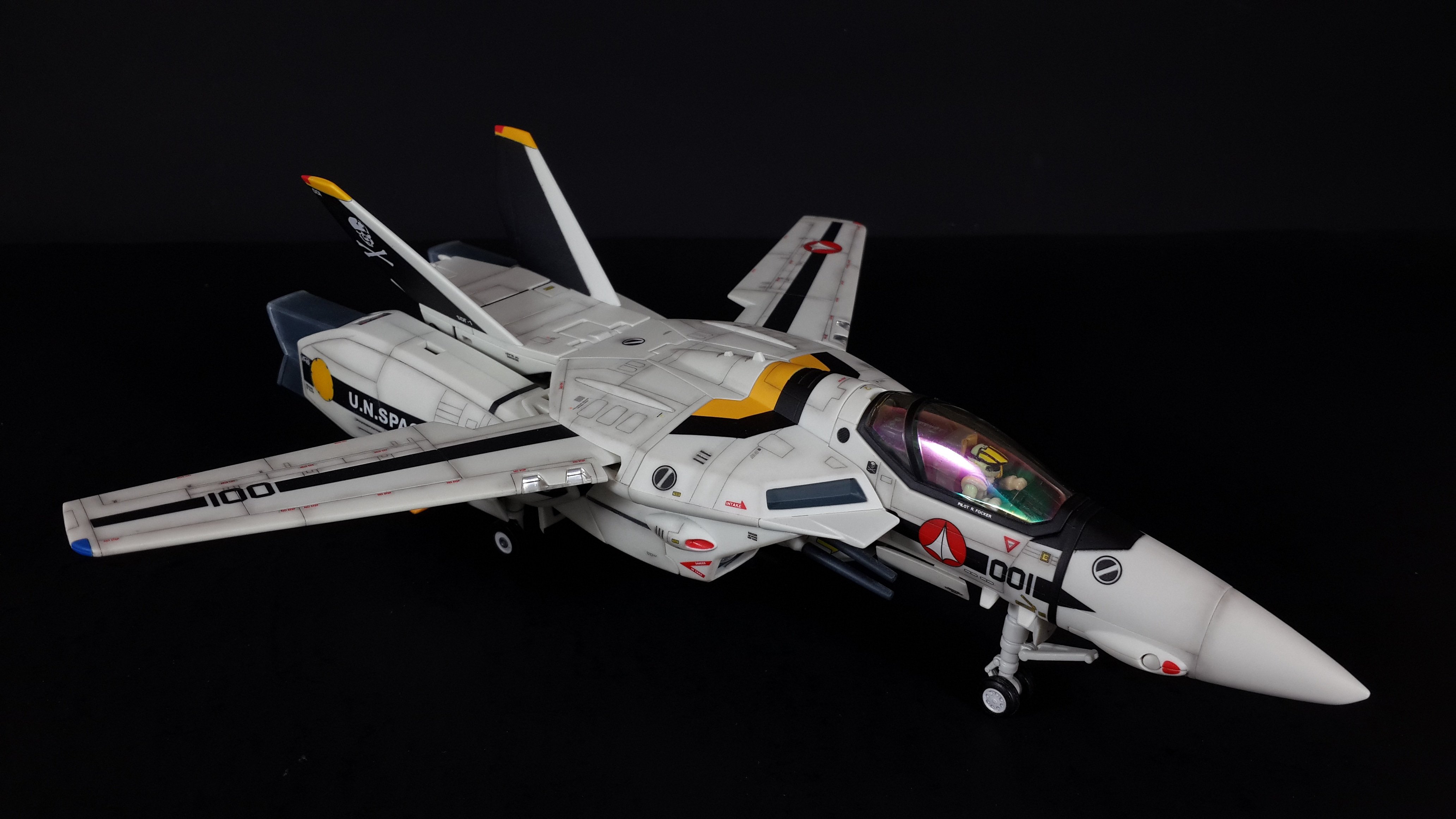 What is your favorite mech from Macross series? - Toys 