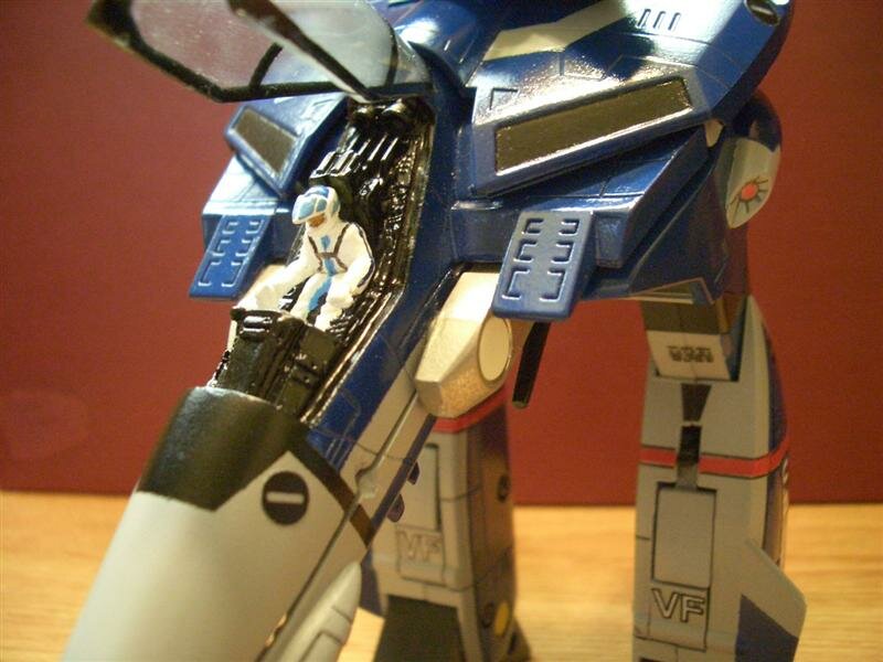 VF-1J 'Max TV Type' custom