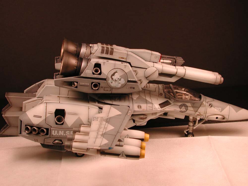 VF-1J 'Enigma' custom by Kurt