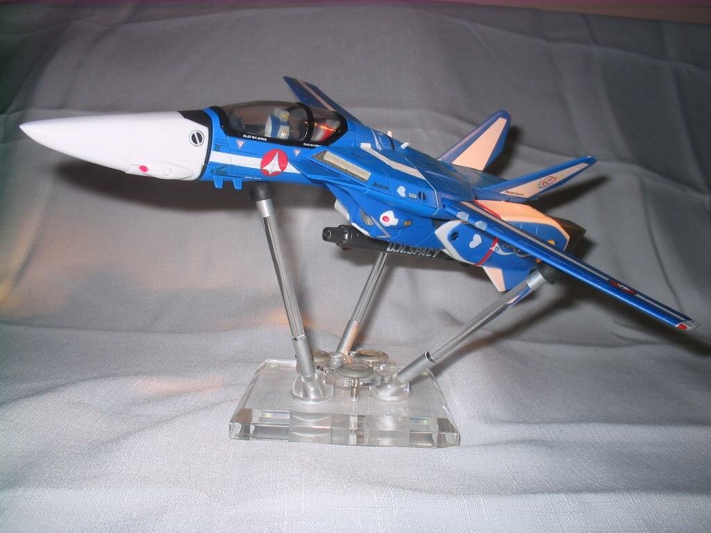 1/48 Max & Miriya Virgin Road