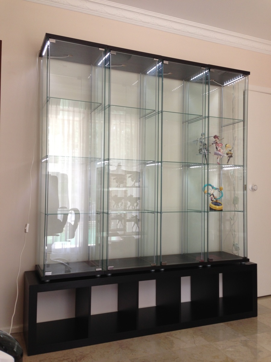 Detolf shop on kallax