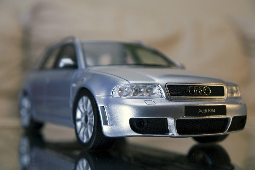 Audi_1_18_RS4_DSC05934.thumb.jpg.0463d29662057072572c271c45a9f2cd.jpg