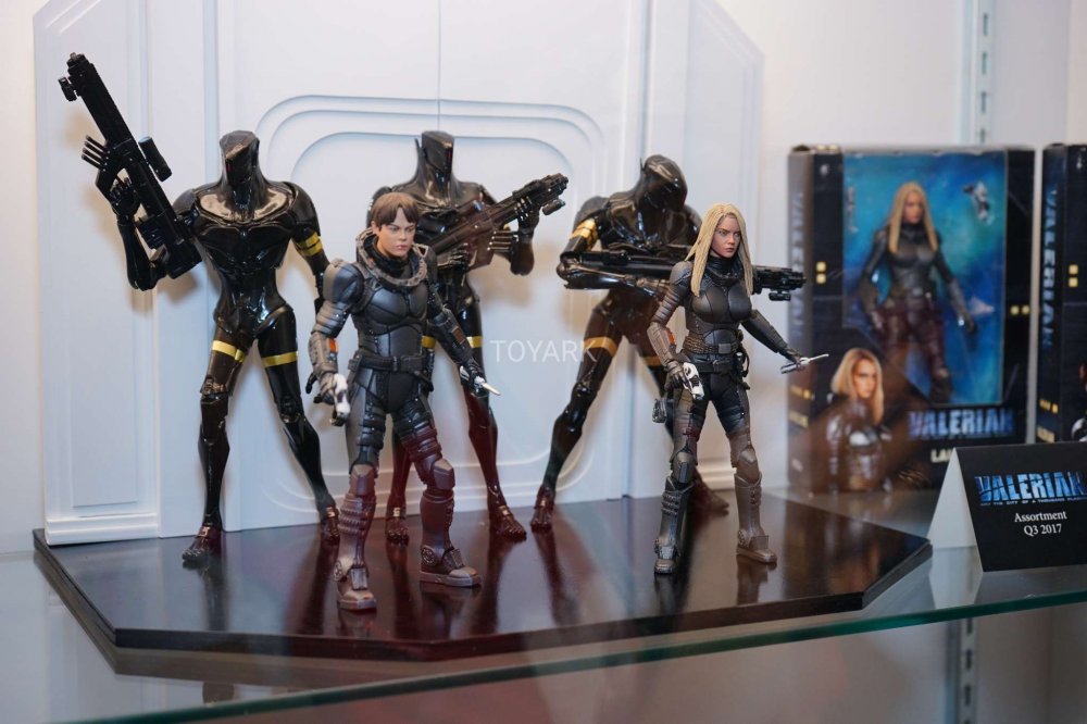 SDCC-2017-NECA-Sci-Fi-005.thumb.jpg.c1ae27cc1ddd408aa9b9a5ff82ba2d05.jpg