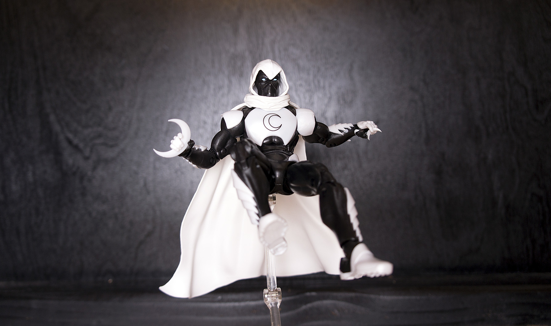 59afb2b258e46_MarvelLegends_MoonKnight_DSC06092.jpg.211d3dd10495f005fdb62b4d3f3bf482.jpg