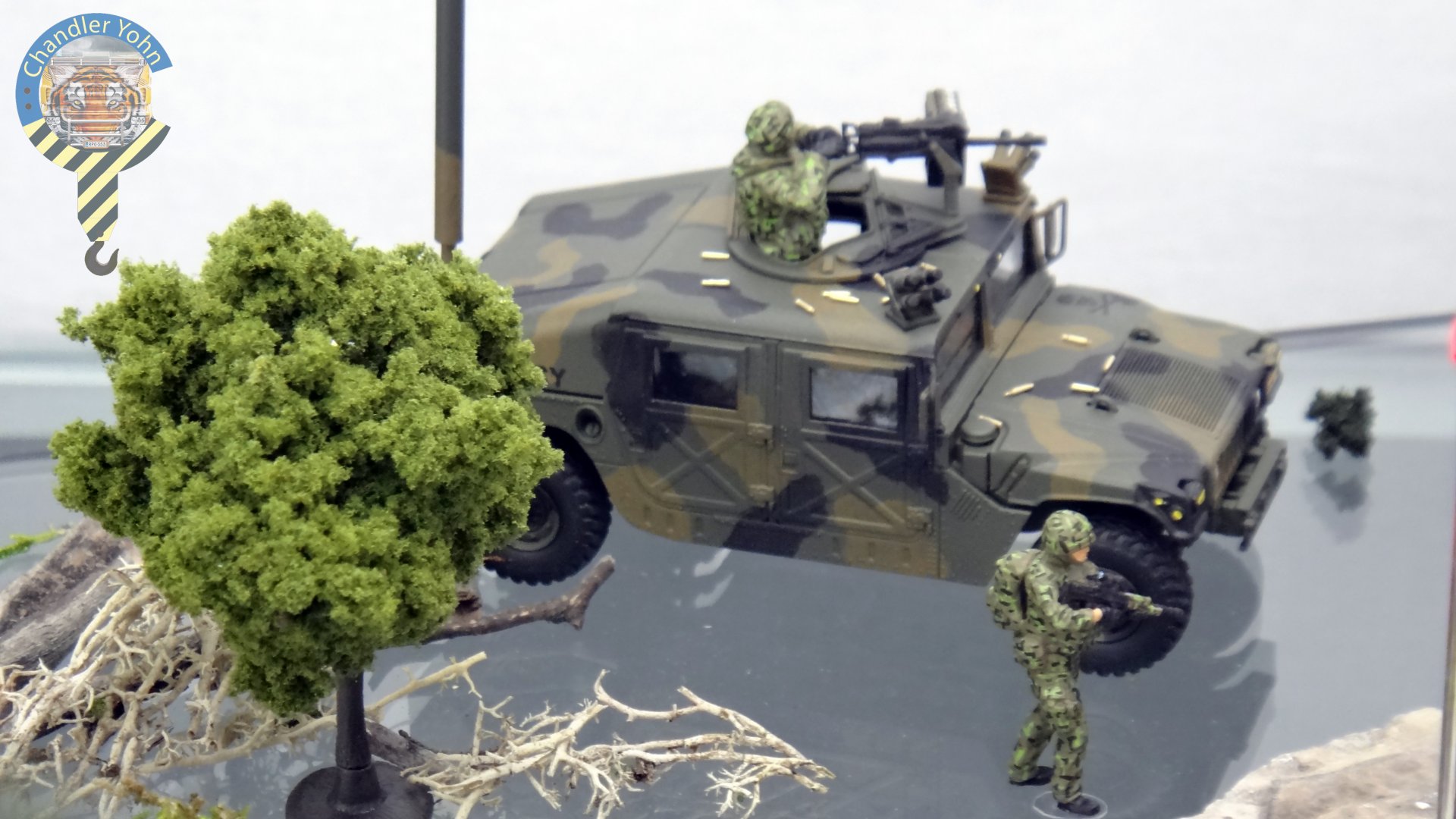 Bandai Zaentradi Glaug Crash AH64-D Apache M1 Abrams Yamato Tomahawk Destroid 21.jpg