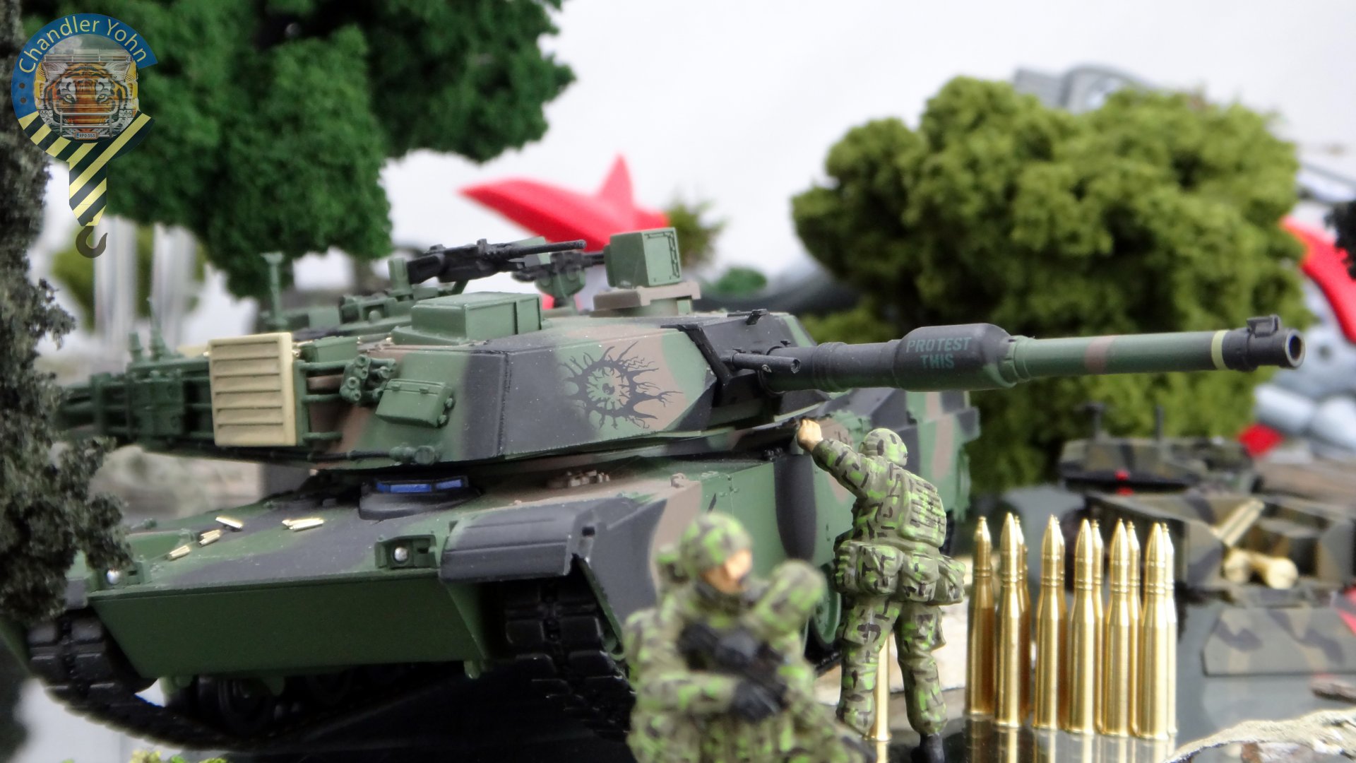 Bandai Zaentradi Glaug Crash AH64-D Apache M1 Abrams Yamato Tomahawk Destroid 25.jpg