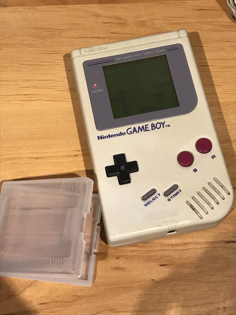 gameboy.thumb.jpg.71beee9abb7d8d6abdfb03e07208aa52.jpg