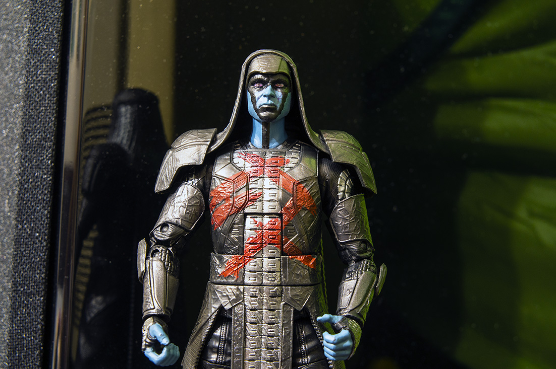 Marvel_Legends_Ronan_DSC06669.jpg.35732bac394b90b15a5c5d4a204a93b7.jpg