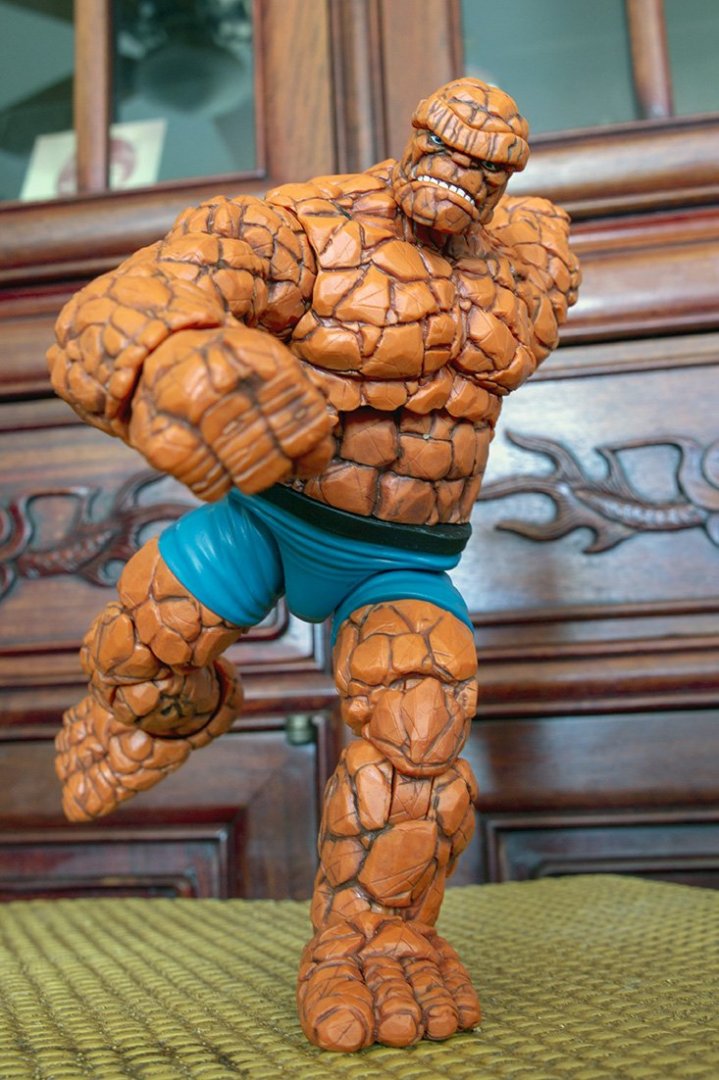 32440994_MarvelLegends_Thing_DSC06814.thumb.jpg.4e80972eaac07a3818c1b2b8fbb1d2b7.jpg