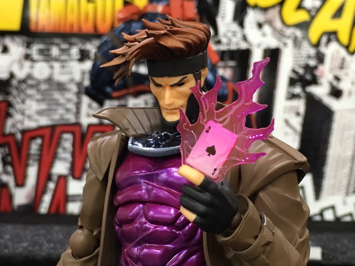 revo_gambit_1.jpg.6d83f1749584ac63b486264bfba4bf84.jpg