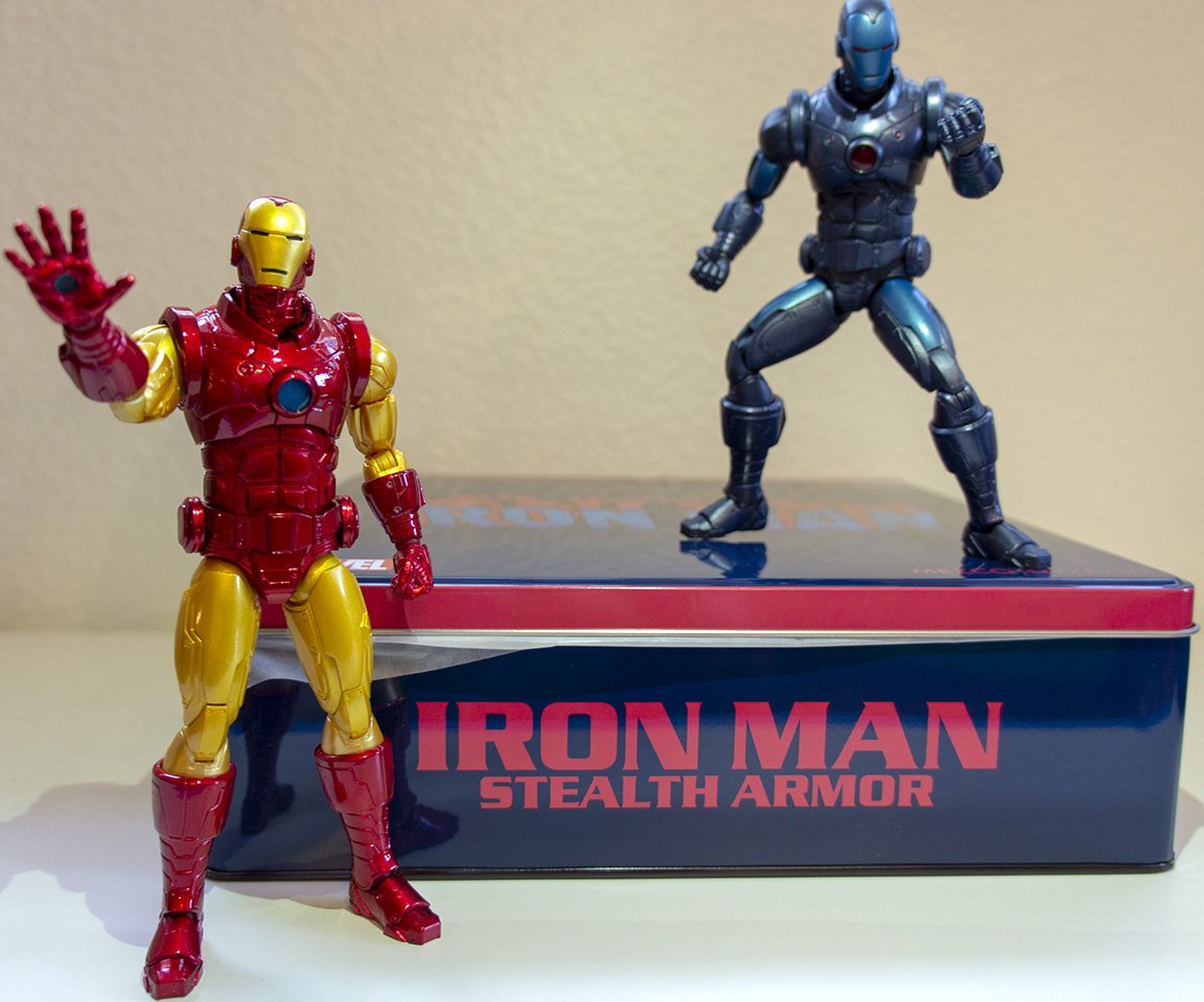 1207382282_Marvel_Mezco_IronMan.jpg.66340736da92b2aa2b029b183bb9e148.jpg