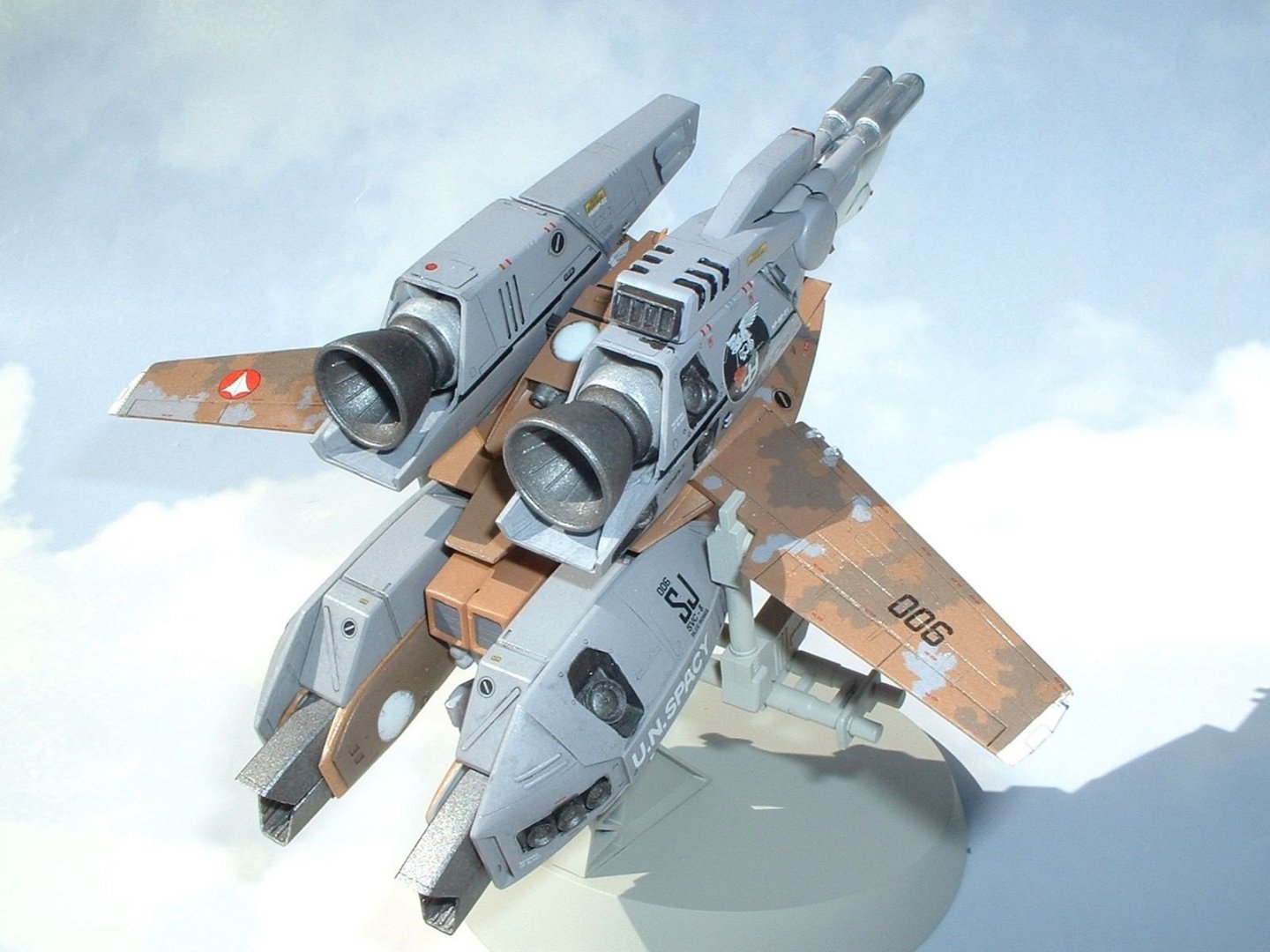 Brown Roses Camouflage VF-1S Strike 3.jpg