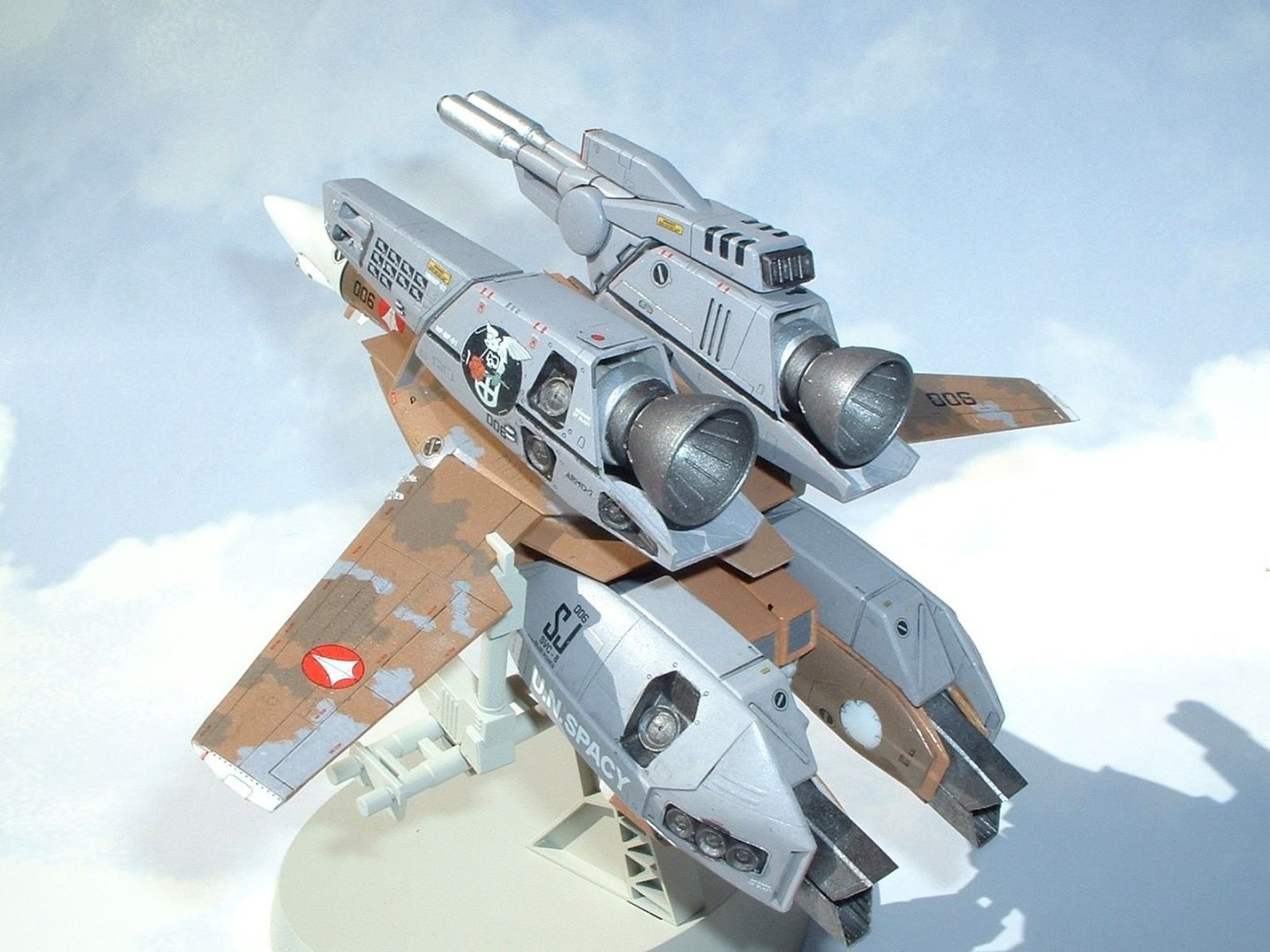 Brown Roses Camouflage VF-1S Strike 4.jpg