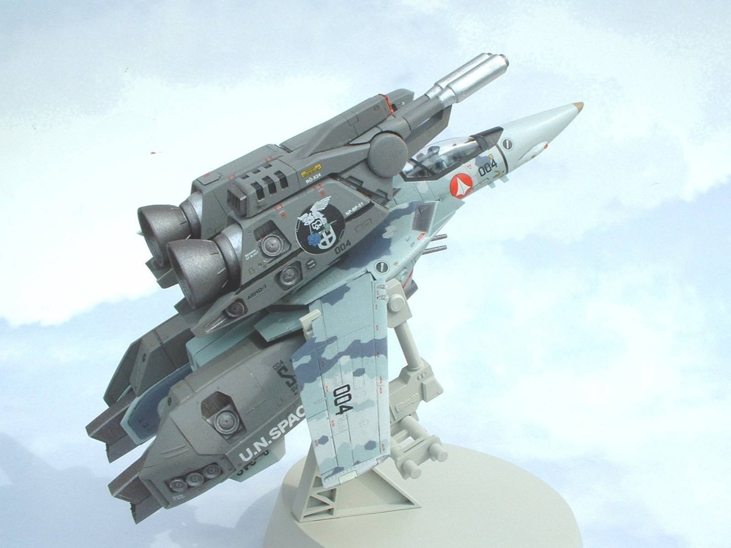 Blue Roses Camouflage VF-1S Strike 1 (2).jpg