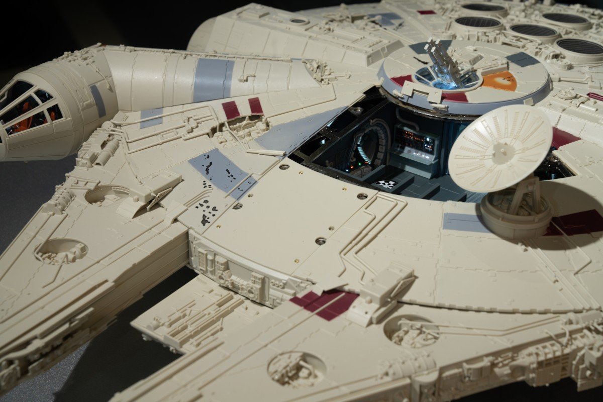 deagostini_millenium_falcon_02.jpg.599ea72da5d2e592ffa5c15c17cfa67b.jpg