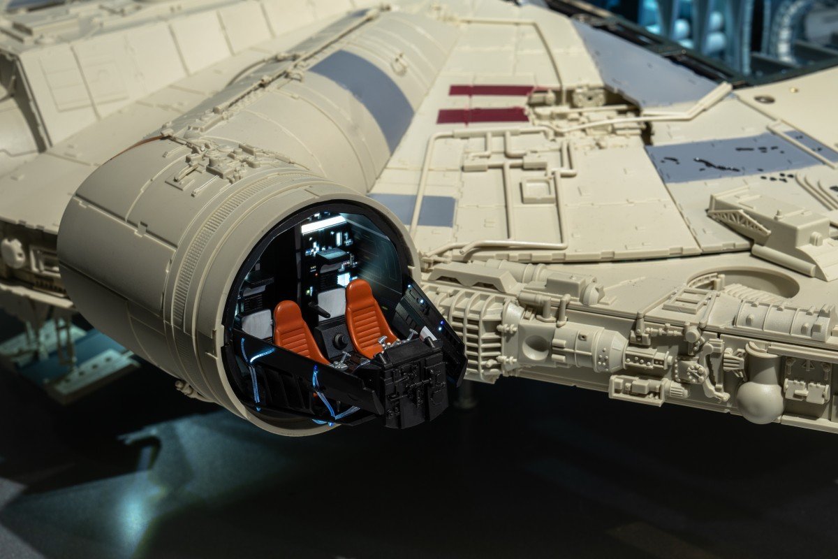 deagostini_millenium_falcon_03.jpg.8484b73557d182c7e31a40e924d957c4.jpg