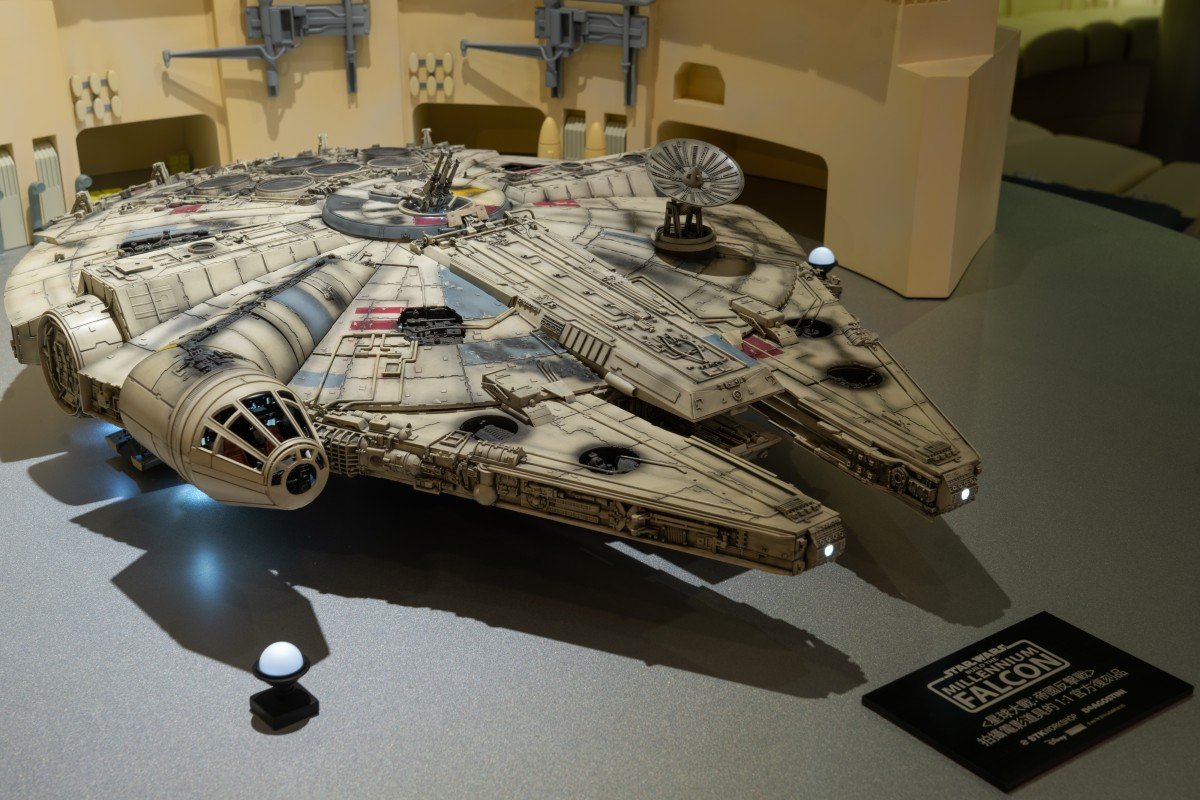 deagostini_millenium_falcon_07.jpg.8e3e3ca657be388ce784bddf90c5c1e2.jpg