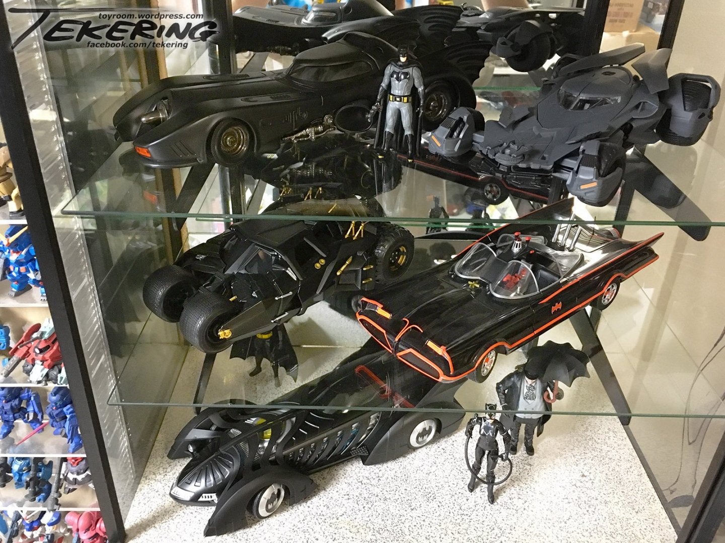 Batmobiles.thumb.jpg.8612eb7cc8c78f8f2973cce50bbed1ef.jpg