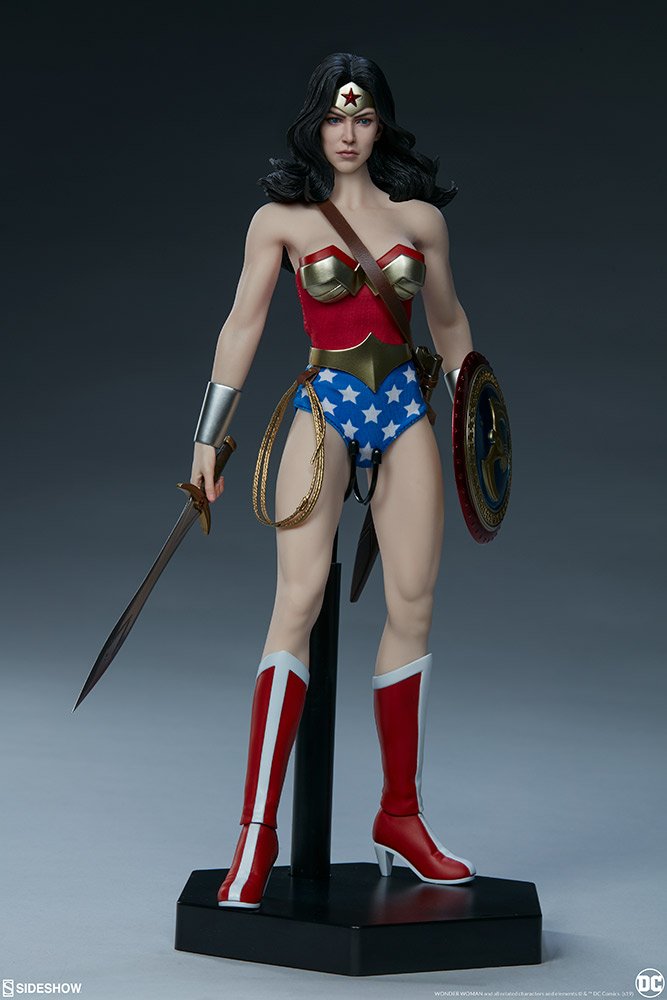 Wonder-Woman-Sixth-Scale-002.jpg