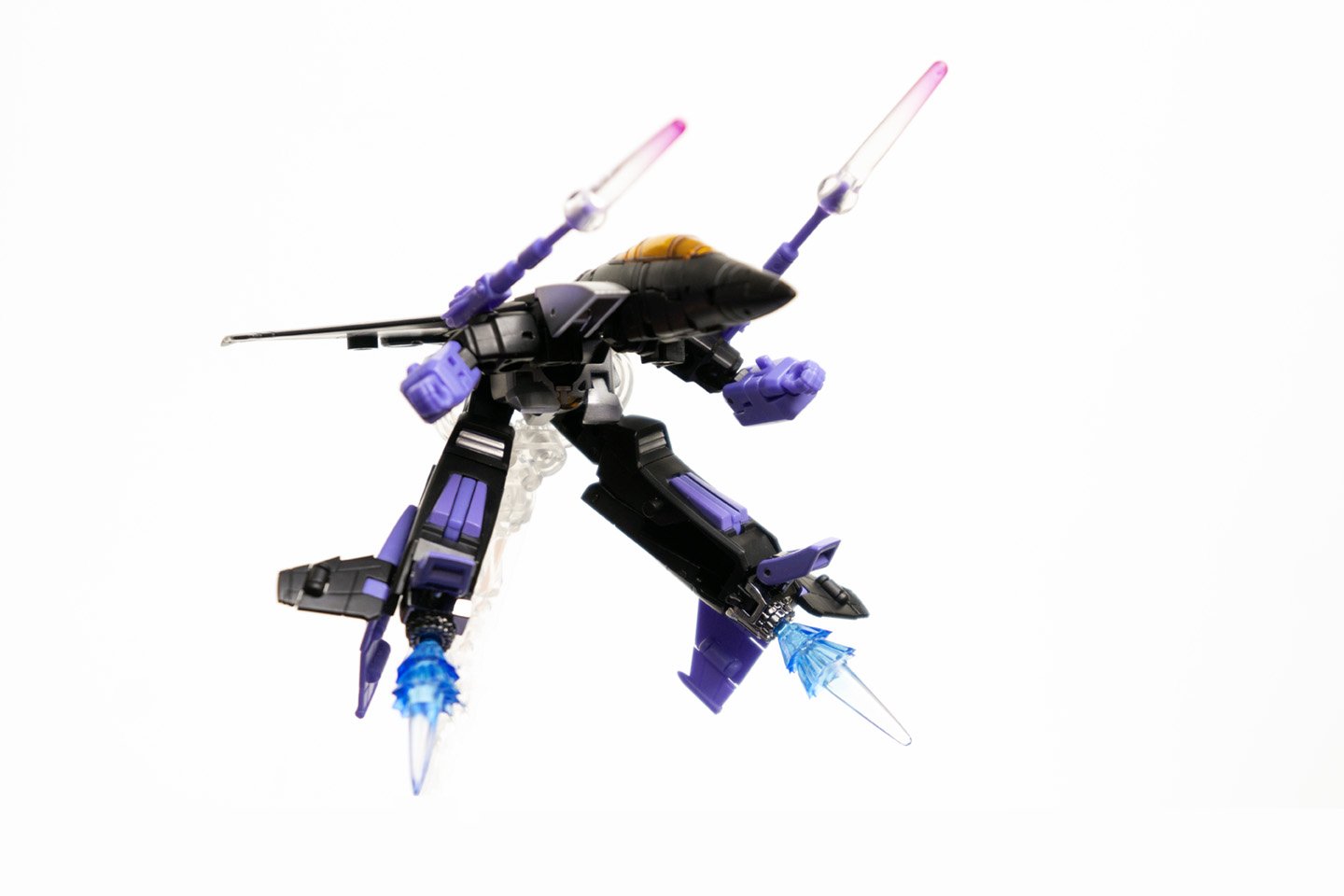 Transformers-Newage-Skywarp-DSC08124.jpg.acb3ac12aa0d5b31f20b05e41e326c8c.jpg