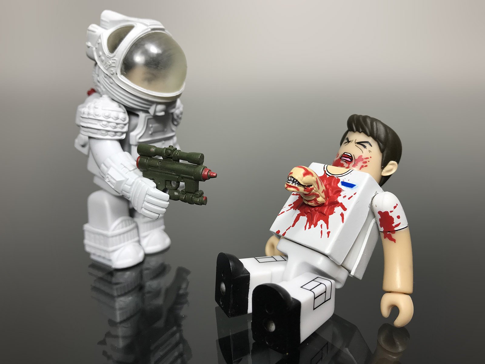 chestburster.jpg.80e1ce296054615cfbf9c3340cb06736.jpg