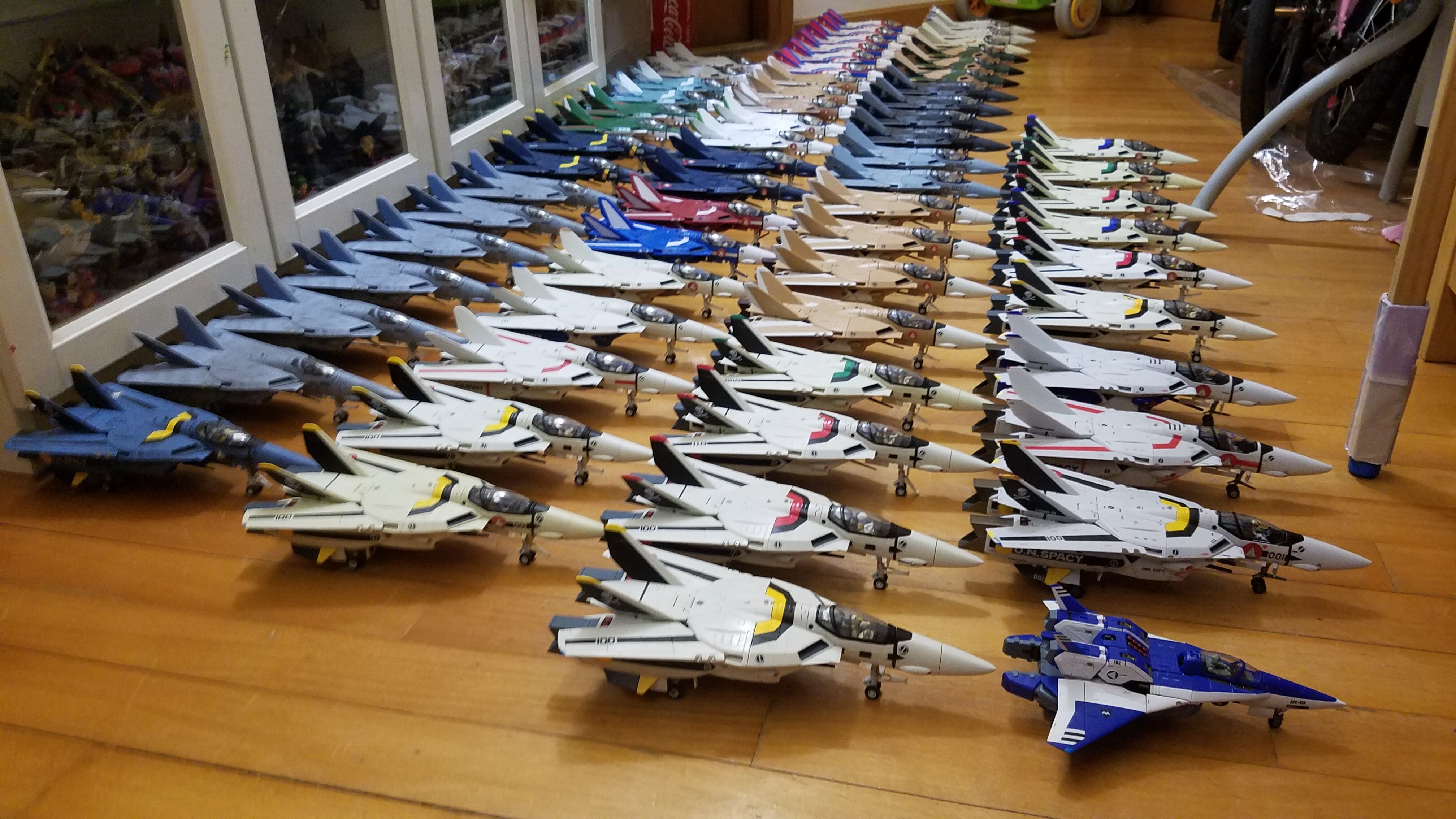 YAMATO MACROSS 1/48 -VF1 COLLECTION