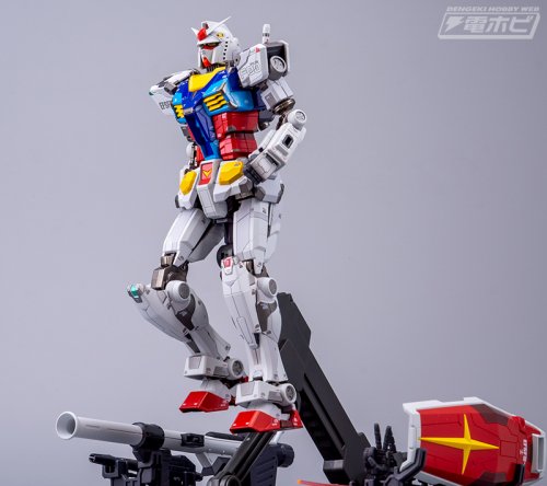 chogokin_RX-78F00_08.jpg