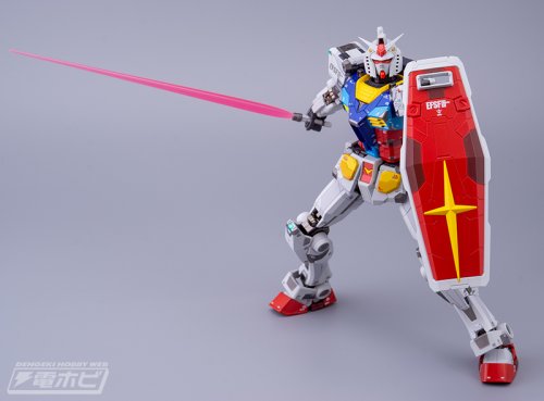 chogokin_RX-78F00_13.jpg