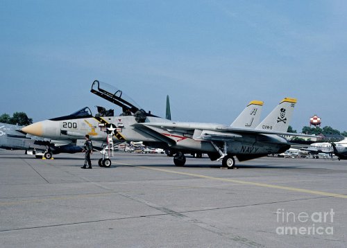 f-14a-162688-vf-84-jolly-rogers-david-brown.jpg