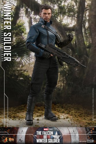 Hot-Toys-TFATWS-Winter-Soldier-Figure-003.jpg