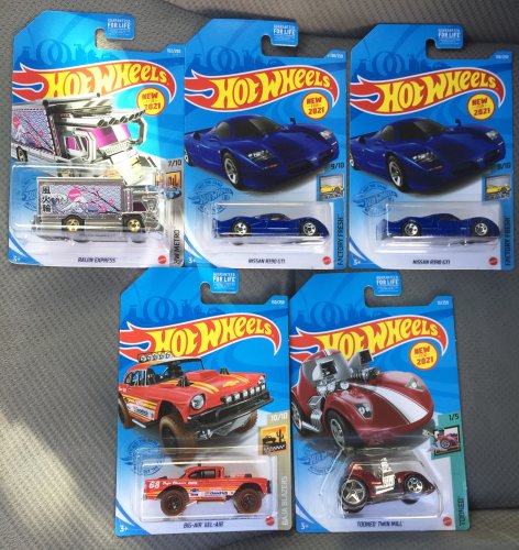 hotwheels4821.thumb.JPG.d9ad61a823765ad88e8a7a71bec79ab2.JPG