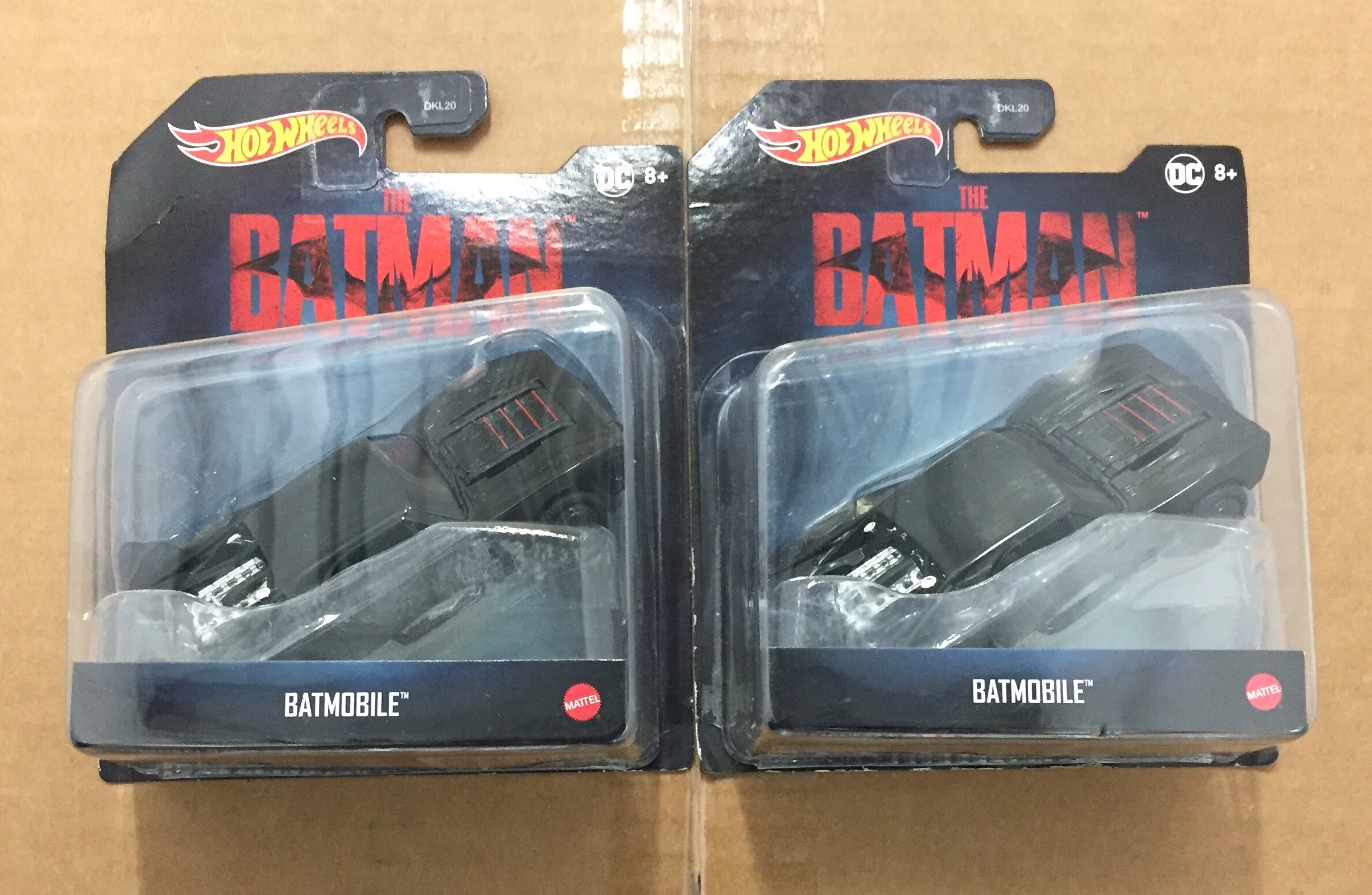 hotwheelsthebatmanbatmobilex2.JPG.5306333e1f7d4b453bc3df3474ec1f7b.JPG