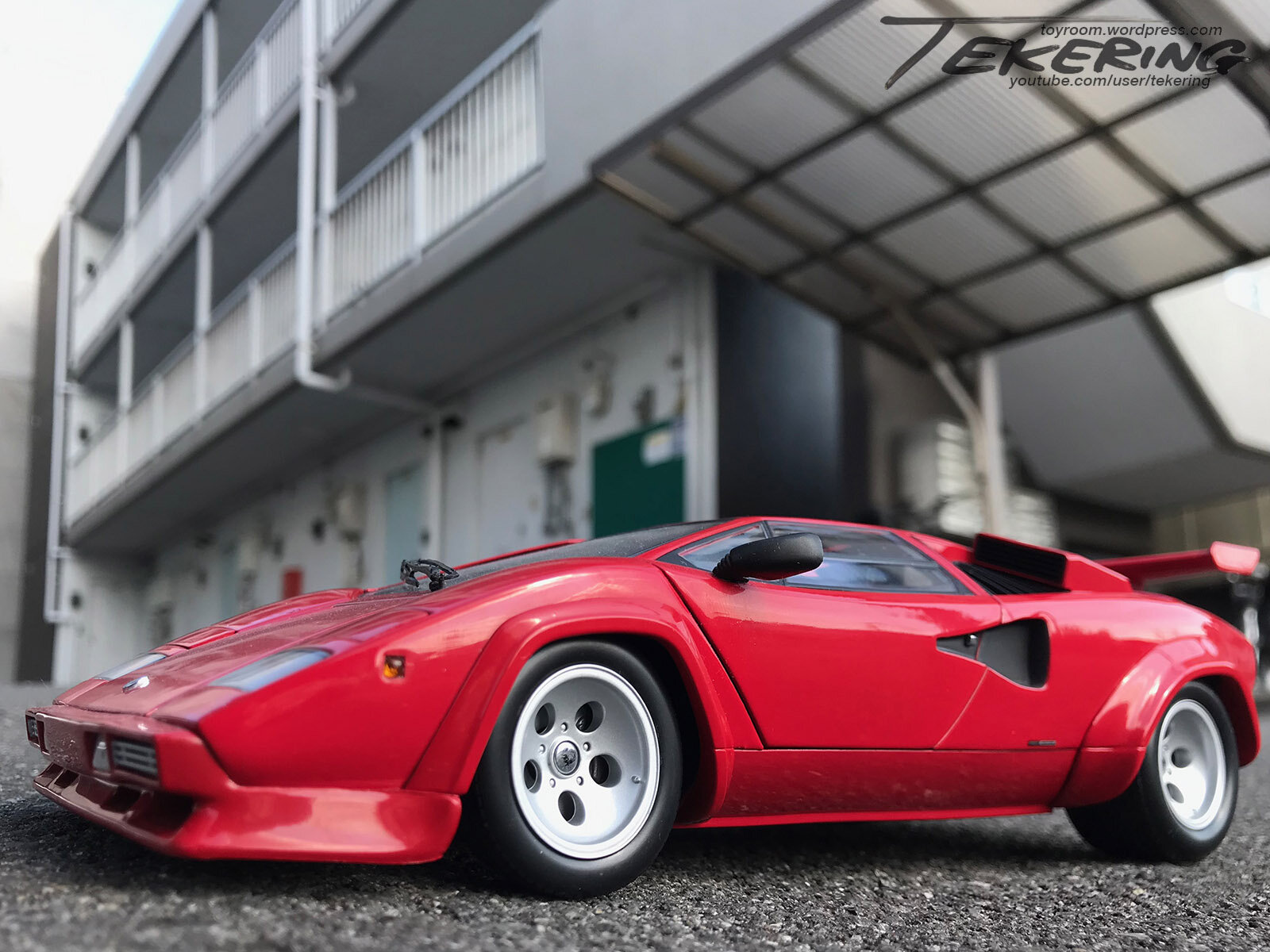 Countach.jpg.30ca893a29b93a9b74f4ec2179e02c40.jpg