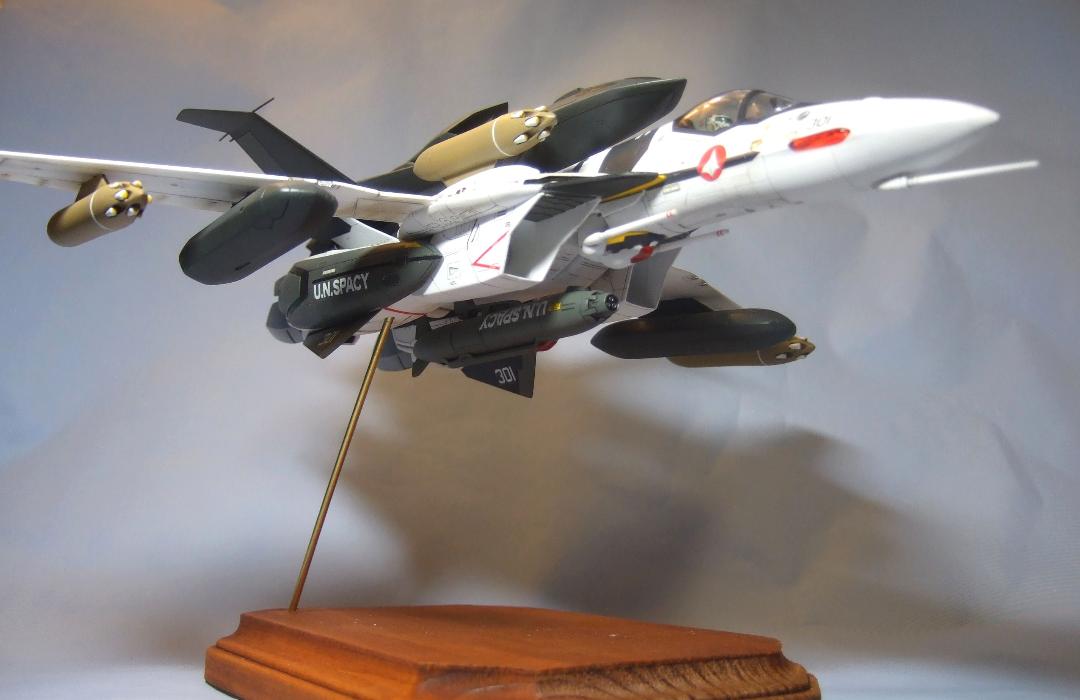 Hasegawa 1-72 VF-0S With Ghost Valkyrie Project 6.jpeg