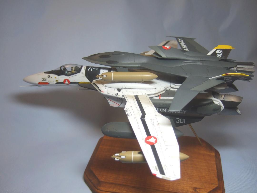 Hasegawa 1-72 VF-0S With Ghost Valkyrie Project 4.jpeg