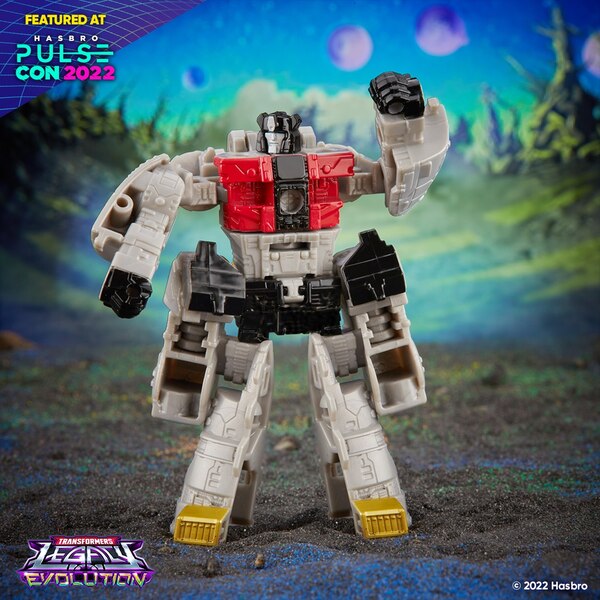 1462506737_HasbroPulseCon2022TransformersOfficialProductImage(18)__scaled_600.jpg.3a41aaf695b1ea289c192183529b6fc4.jpg