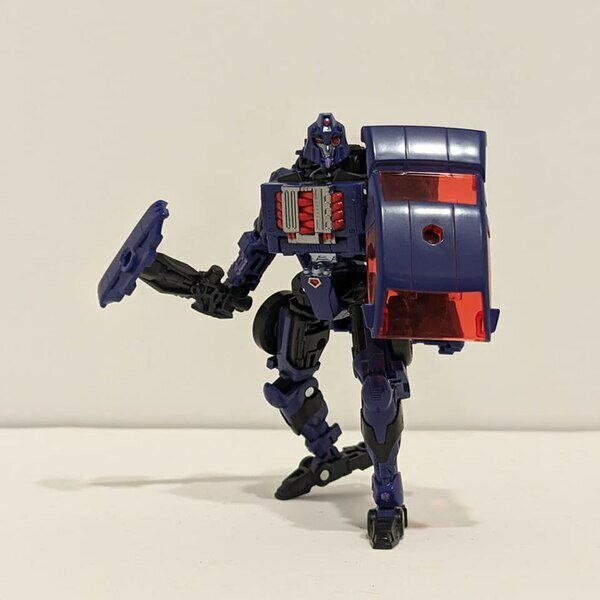 ImageofShadowstrikerTransformersLegacyEvolutionFigure(17)__scaled_600.jpg.12acce7c283976801bcab41ab9f5b2f3.jpg