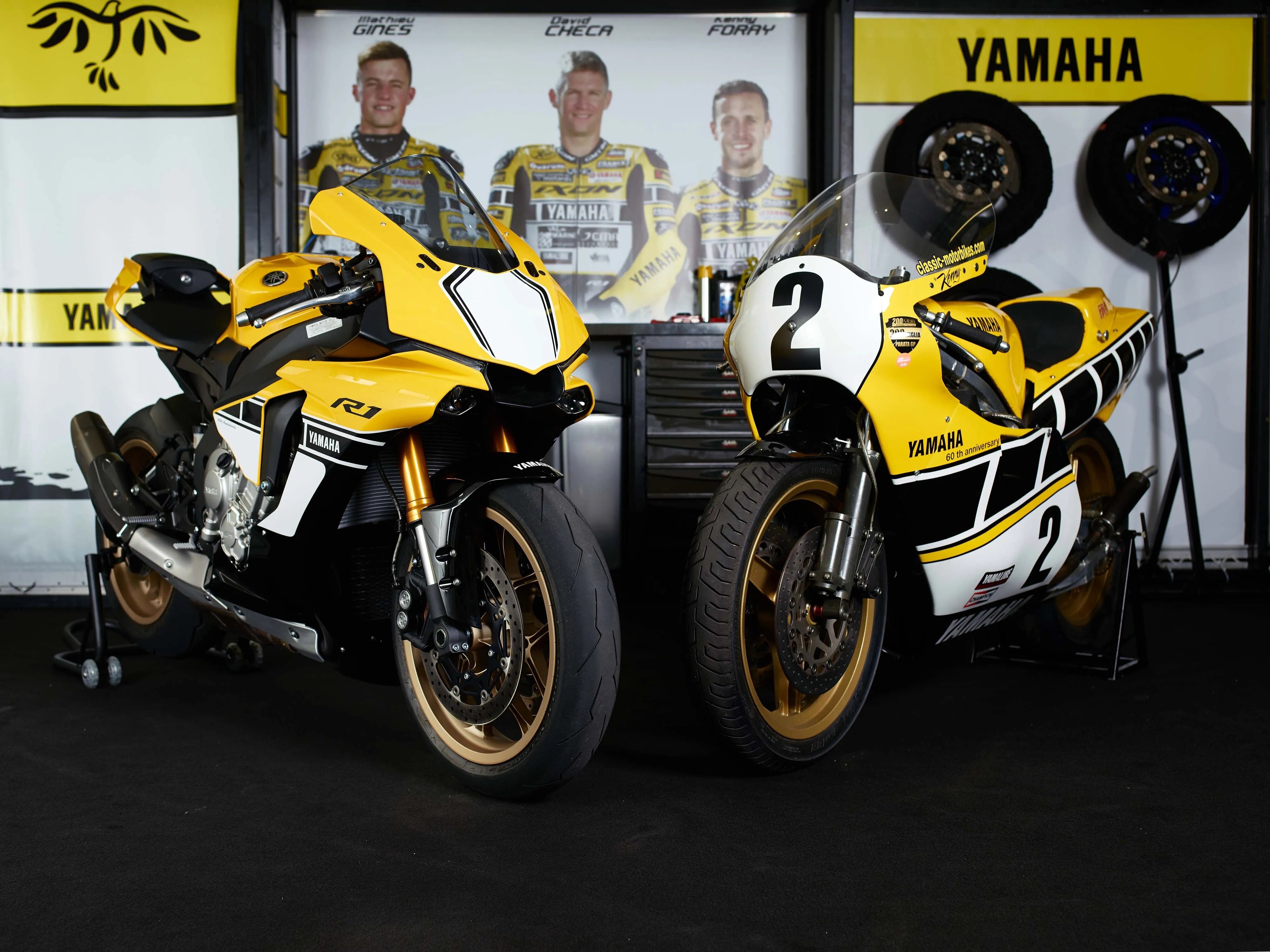 60th-Anniversary-Yamaha-YZF-R1-yellow-black-ewc-09.jpg.webp.60c790324a4d389f279c941534e21567.webp