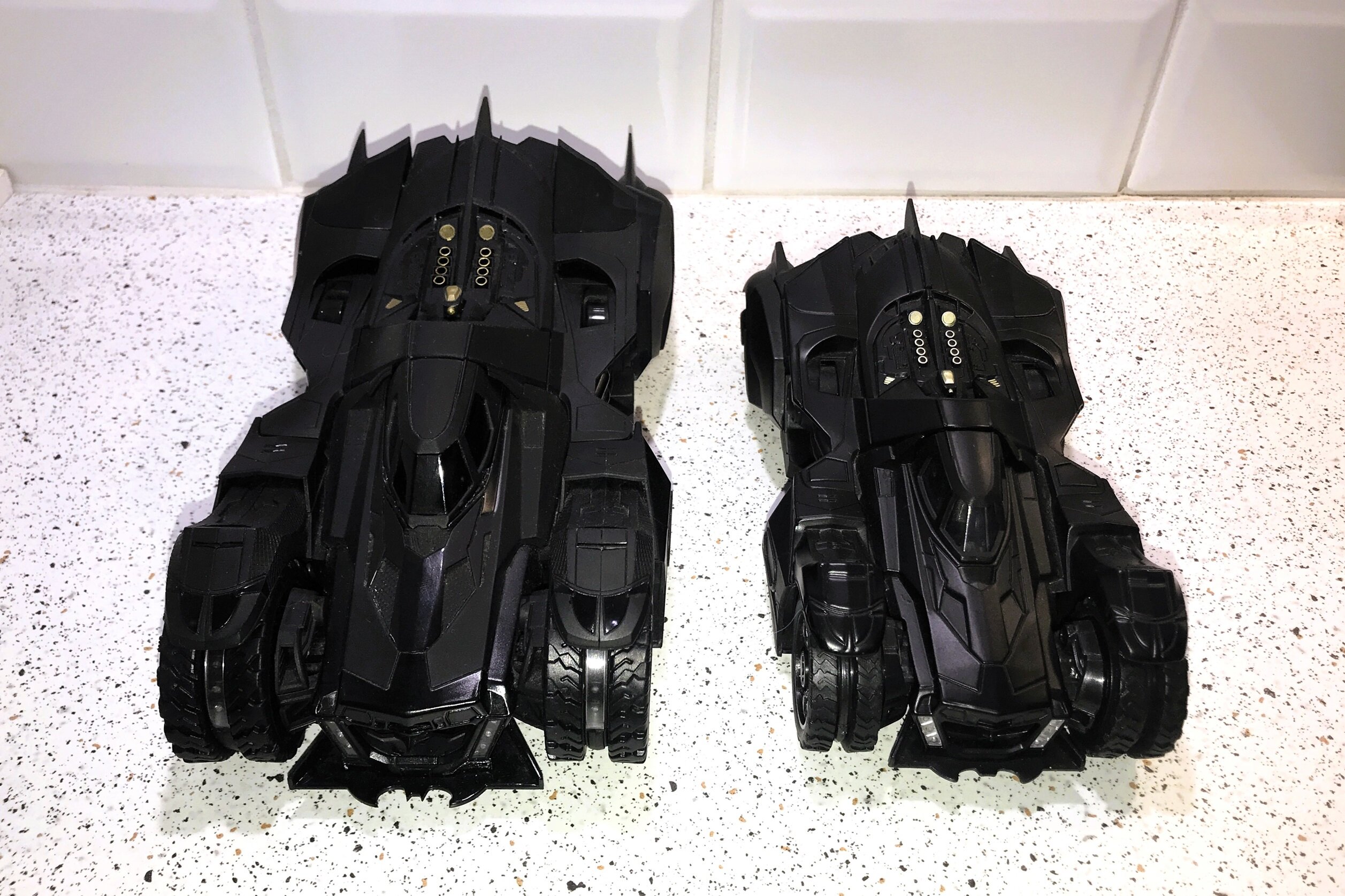 ArkhamBatmobile1fsm.jpg.a005b09bf334c756e883f5827d8390c7.jpg