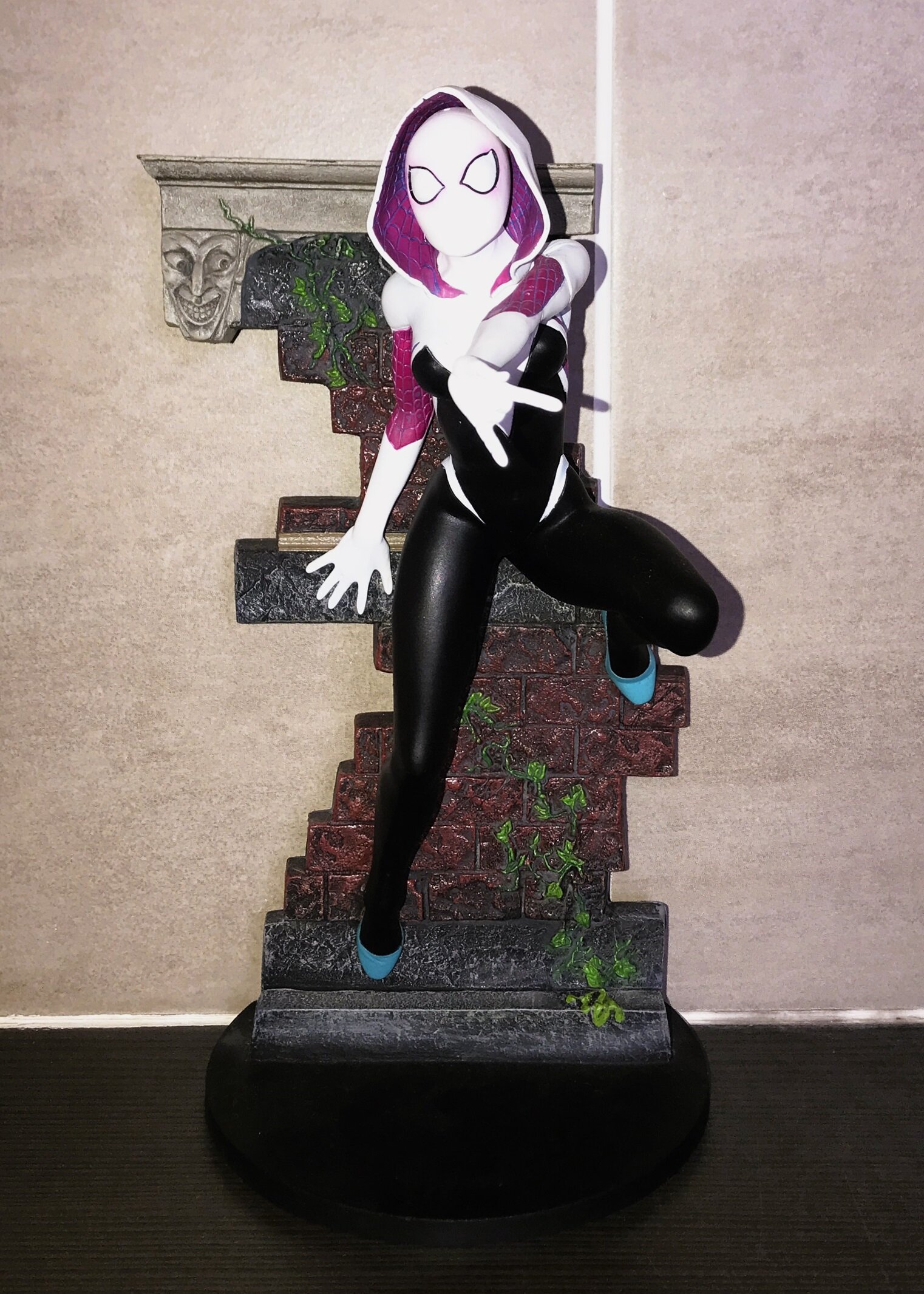 SpiderGwen1bsm.jpg.9953667a233de172517ccb15071cf784.jpg