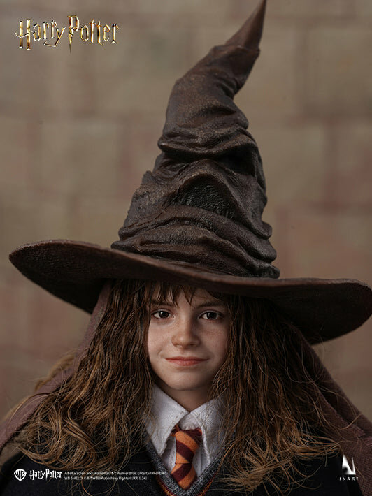 17.Bring_home_the_magic_of_Hermione_Granger_with_this_beautifully_rendered_1-6_Collectible_by_INART_da2c2115-6956-4561-a0b6-6fee09003804_1800x1800.jpg